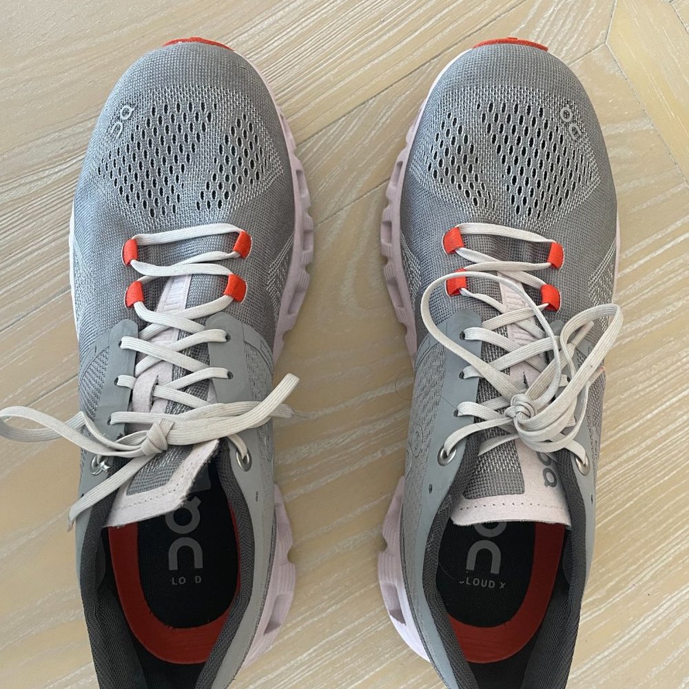 ON shoes Cloudflyer 4